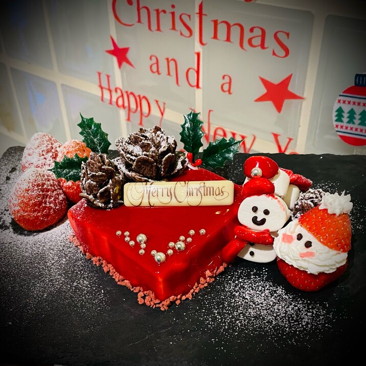 サンタと雪だるまと松ぼっくりの♪クリスマスケーキ